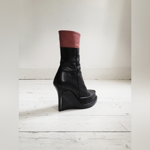 Ann Demeulemeester black slit wedge boots - Picture 3 of 9